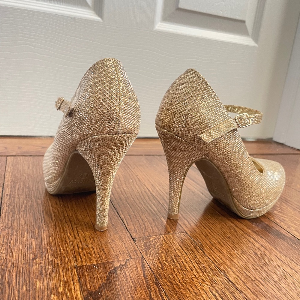 Gold High Heels w/ small platform - very comfortable